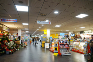 Hit Einkaufscenter in Andernach - Tausch der alten Röhren gegen moderne LED Panels