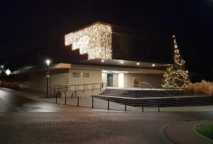 Weihnachtsbeleuchtung am Rathaus Plaidt - Fertig!